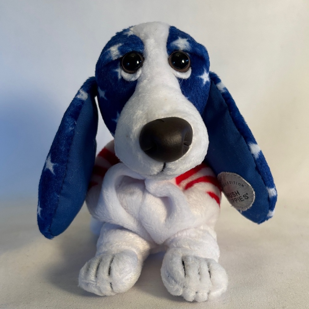 NWOT LIMITED EDITION HUSH PUPPIES PLUSH PATRIOTIC BLUE, WHITE & RED PLUSH TOY